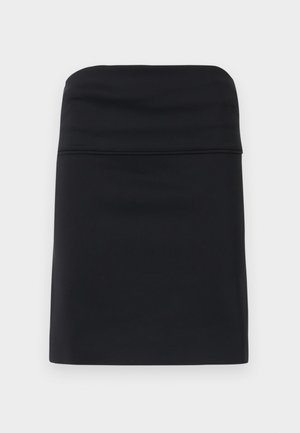 Jupe noire ajustée avec une texture lisse, présentant un design simple et épuré avec une silhouette droite. Aucun matériel ou motif visible.