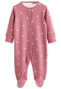 Grenouillère bébé rose en tissu doux, ornée de petits motifs arc-en-ciel, à manches longues et fermeture par boutons-pression. Pieds fermés pour plus de chaleur.