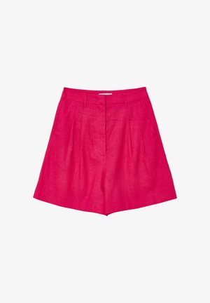 Pantaloni corti in lino fucsia con vita alta, fronte plissettato e tasche laterali, caratterizzati da un colore uniforme e pulito senza motivi o dettagli aggiuntivi.