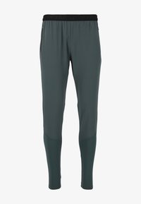 Sélectionné, urban chic