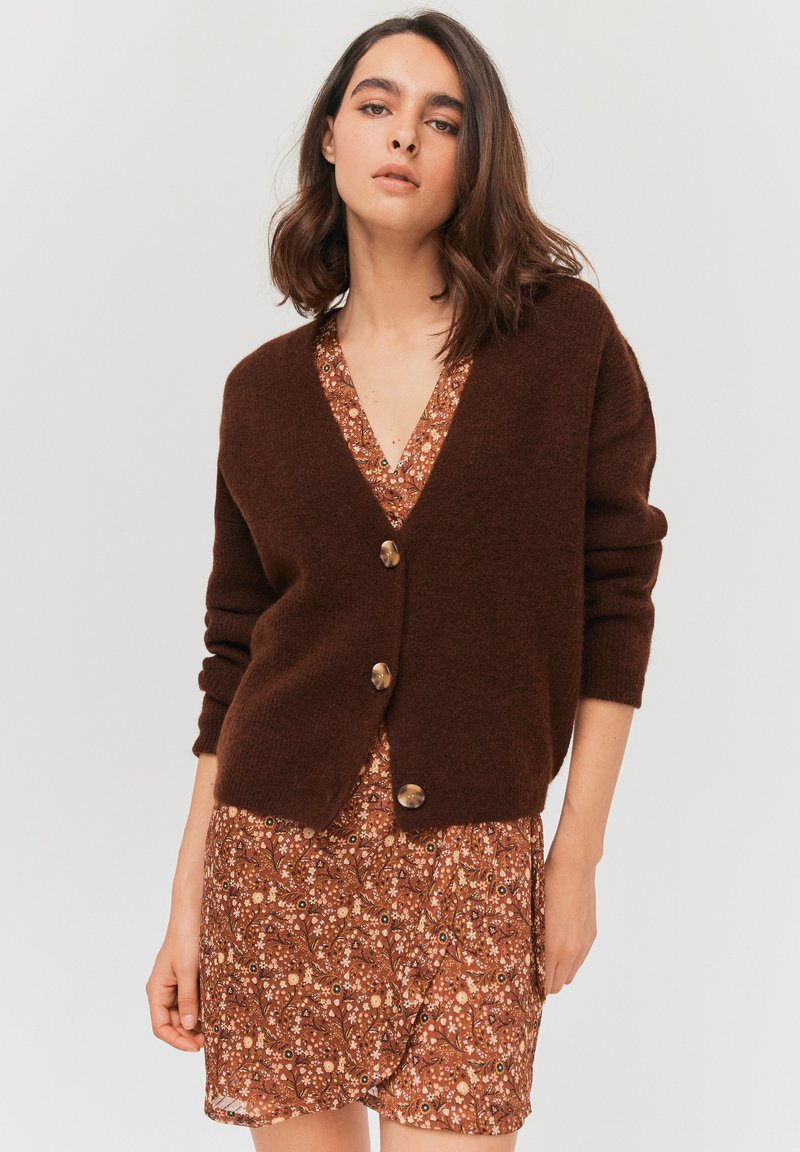 BZB BOUTONNÉ - Gilet - marron