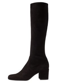 Bottes noires en suède à hauteur de genou avec un bout carré, un talon bloc et un design épuré. Texture douce et finition lisse avec des accents minimaux.