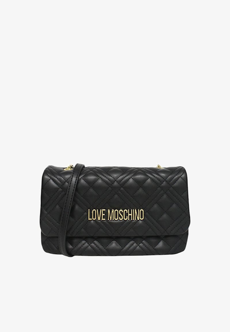 Borsa a tracolla nera trapuntata con il logo dorato "LOVE MOSCHINO" sul davanti. Presenta una tracolla removibile e una chiusura a pattina. Texture in pelle liscia.