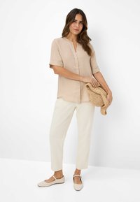 BRAX STYLE VERI - Bluse - almond