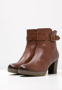 Gabor Botines con plataforma - cognac
