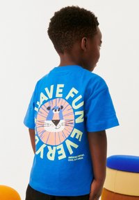 Next BACK SHORT SLEEVE - Apdrukāts T-krekls - blue