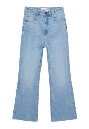 Jean en denim bleu clair avec une taille haute, un design à jambes larges et des ourlets effilochés. Comprend cinq poches et une fermeture classique à bouton à l'avant.