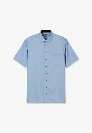 Kurzärmliges, hellblaues Hemd mit Button-Down-Kragen, vorderen Knöpfen und einer einzelnen Brusttasche. Es hat eine subtile gestreifte Struktur.