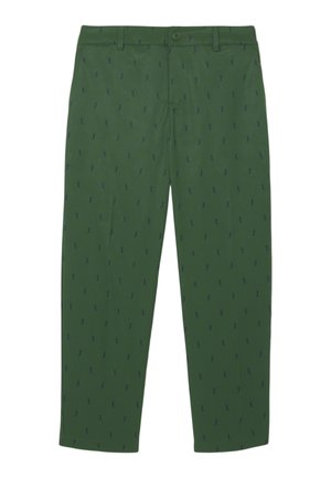 Pantalones de algodón verde con un sutil patrón en marino. El diseño incluye un cierre de botón y piernas rectas.