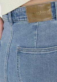 ONLY SIRI FRONT SLIT - Pennkjol - light blue denim