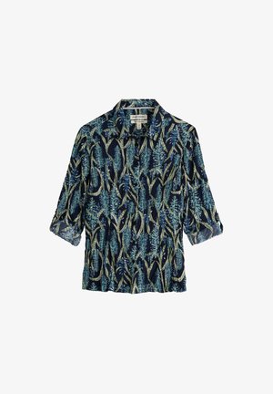 Camicia a maniche lunghe con bottoni, motivo a foglie blu e verdi su sfondo scuro, colletto e polsini arrotolati.