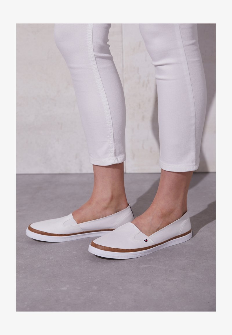 Iconic kesha slip on Clearance