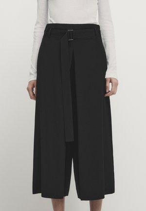 Massimo Dutti Shorts - black