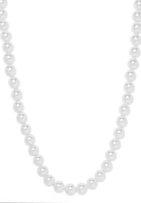 Weiße Perlenkette mit runden, glatten Perlen in einheitlicher Größe; mit einem einfachen Verschluss aufgezogen.