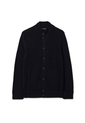 Cardigan in maglione blu navy con collo a scialle, sei bottoni frontali e due tasche laterali; texture a coste sulle maniche e sull'orlo.