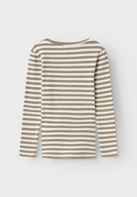 Długa bluzka z długim rękawem z poziomymi prążkowanymi paskami w naprzemiennych odcieniach beżu i bieli. Okrągły dekolt i dopasowany krój.