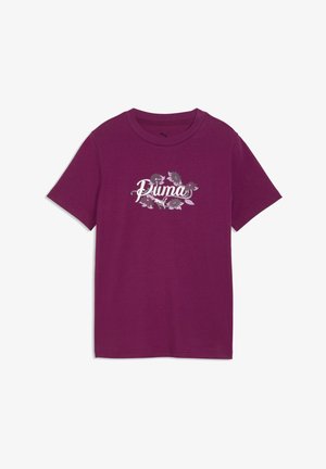 Kortærmet mørkelilla t-shirt med blomsterdesign og ordet "Puma" i hvid skrift over brystet.