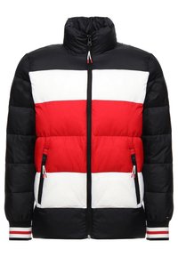 Svart, vit och röd puffjacka med hög krage, framzipper och fickor med dragkedja, med randiga muddar på ärmarna.