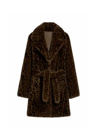 Bordowa szlafrok z futra syntetycznego w panterkę, z kołnierzem szalowym, paskiem wiązanym i długimi rękawami. Charakteryzuje się miękką fakturą w odcieniach brązu i czerni.