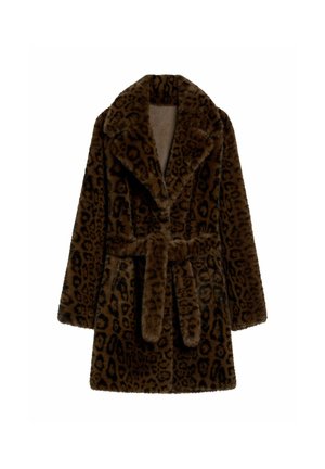 Bordowa szlafrok z futra syntetycznego w panterkę, z kołnierzem szalowym, paskiem wiązanym i długimi rękawami. Charakteryzuje się miękką fakturą w odcieniach brązu i czerni.