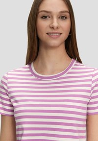 QS STREIFENMUSTER - T-Shirt print - lavendel