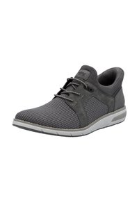 Sneaker gris avec tissu en mesh et accents en daim, bout rond, lacets, col rembourré et semelle blanche légère.
