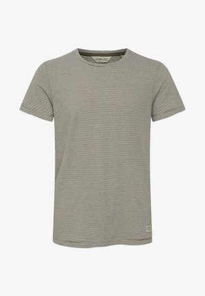 Prugasta majica s kratkim rukavima u svijetlo sivoj i tamno sivoj boji. Materijal od pamuka s okruglim izrezom i malim logom na rubu.