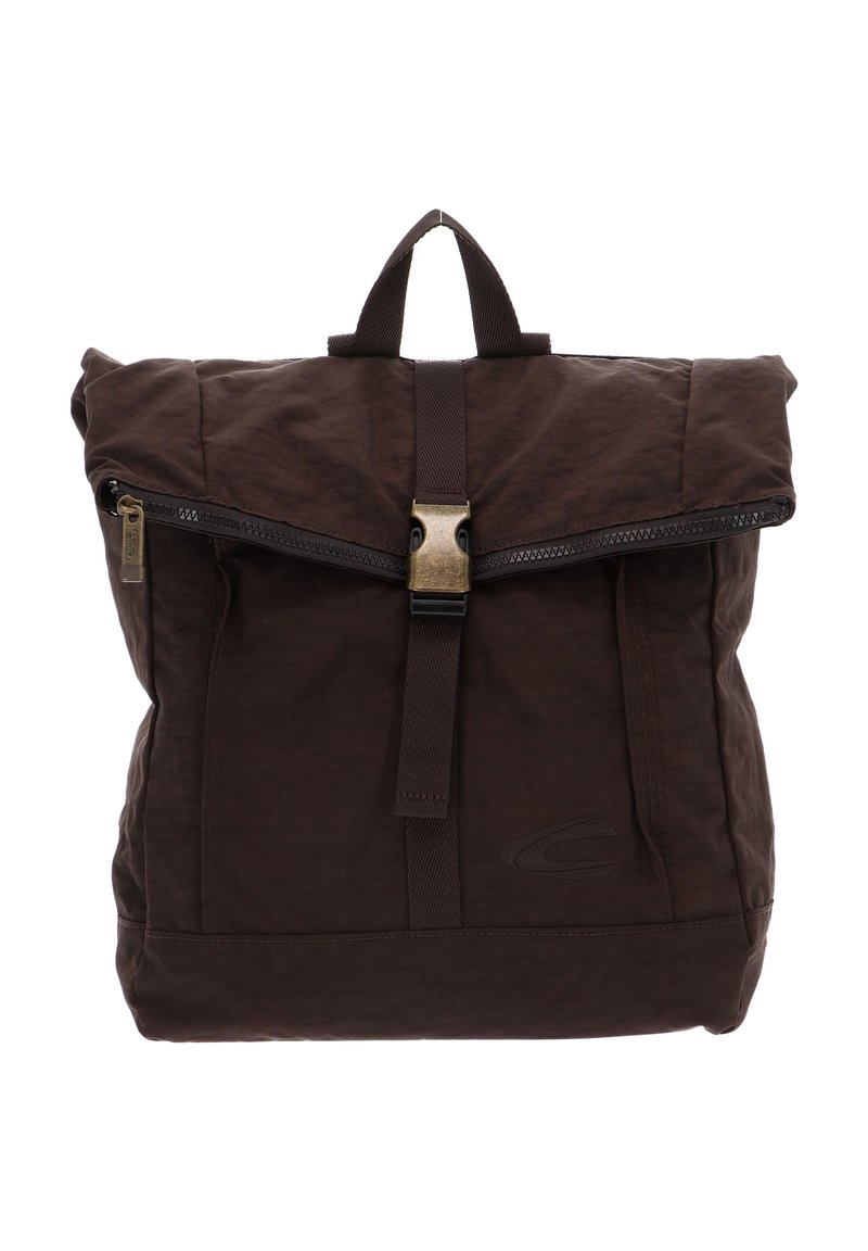 Brauner Nylon-Rucksack mit umklappbarem Deckel, Reißverschluss und bronzefarbenen Hardware. Verfügt über verstellbare Träger und ein dezentes Logo auf der Vorderseite.