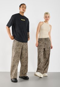 YOURTURN UNISEX - Jean boyfriend - beige/black