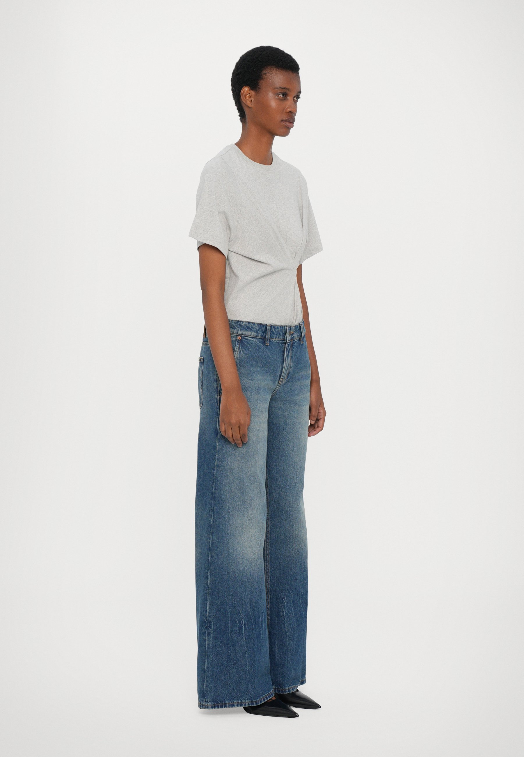 デニム・ジーパン VICTORIA BECKHAM GIGI JEANS Victoria Beckham GIGI - Relaxed fit jeans - blue denim