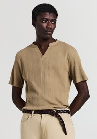Calliope - SERAFINO - T-shirt basic - tabacco Immagine in miniatura 1