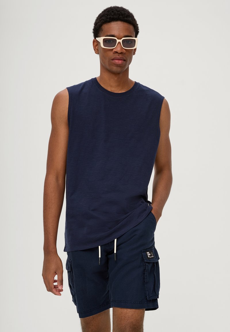 QS JOHN - Shortsit - tiefblau