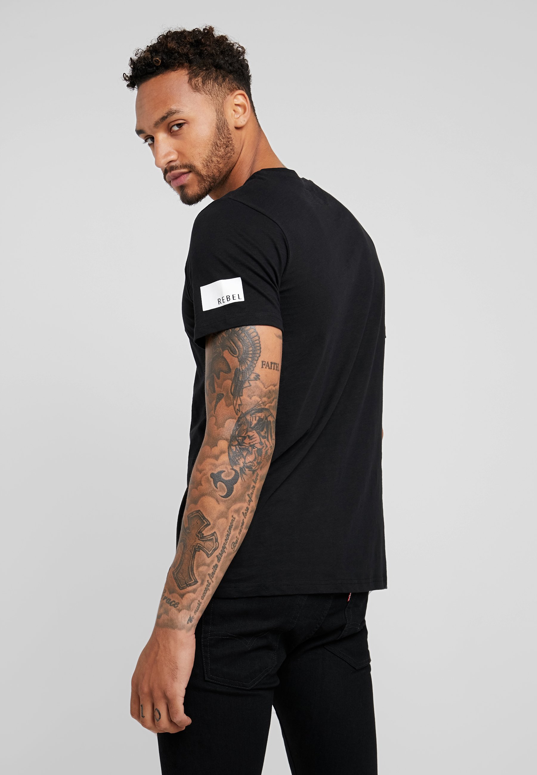 rebel tee