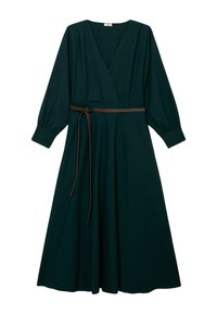 Zelené šaty s dlouhým rukávem a zavinovacím střihem, doplněné hnědým opaskem v pase a rozšířenou sukní. Vyrobené z měkké, texturované tkaniny.