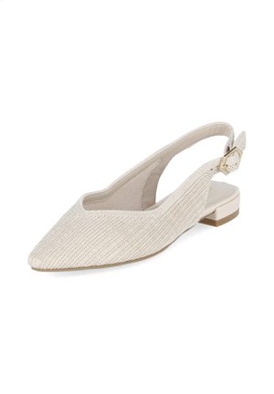 Beiger gewebter Slingback-Flachschuh mit spitzer Schuhspitze, verstellbarem Schnallenriemen und niedrigem quadratischem Absatz.