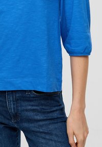 s.Oliver Langarmshirt - royalblau