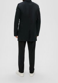 s.Oliver BLACK LABEL Abrigo corto - black