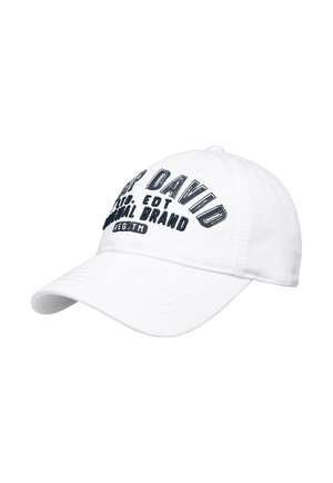 Weißer Baumwoll-Cap mit gebogenem Schirm. Auf der Vorderseite sind dunkel gedruckte Texte "DAVID" und "ORIGINAL BRAND" zu sehen.