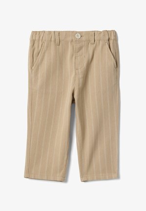 Pantalon beige pour tout-petit avec fines rayures verticales blanches, taille élastique, fermeture boutonnée, poches avant et passants pour ceinture.