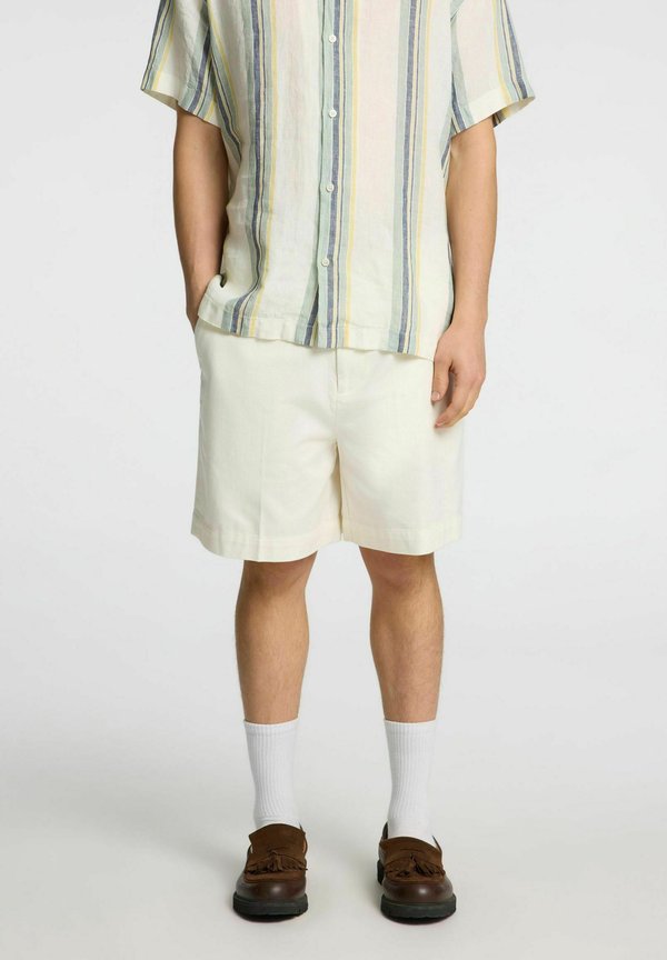 LOOSE FIT - Shorts - egret