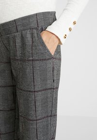 MAMALICIOUS Broek - dark red