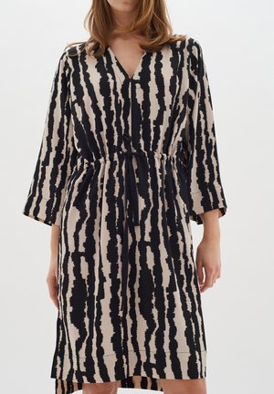 XEENIA - Vestido informal - non color small scratch stripe