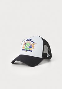 Trucker cap med hvid front, sorte mesh-sider, buet skygge og broderet "Los Angeles Dodgers" logo med baseballgrafik og blomster.