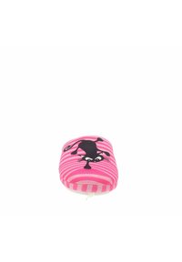Cuscino a righe rosa con design di un gatto nero in stile cartone animato. Tessuto morbido, forma arrotondata, con parte inferiore bianca.