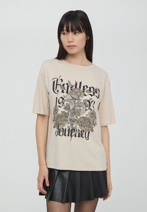 Terranova AMPIA - T-shirt con stampa - beige