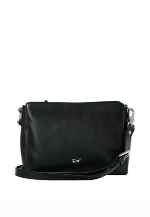 Schwarze Leder-Umhängetasche mit silbernem Hunde-Emblem, verstellbarem Riemen und oberem Reißverschluss, dargestellt vor weißem Hintergrund.