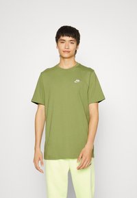 Nike Sportswear CLUB TEE - T-shirt básica - alligator/white