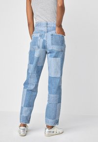 Next PATCHWORK  - Sirgete säärtega teksad - mid blue