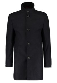 Abrigo negro de longitud media para hombre con cuello alzado y cinco botones visibles en la parte delantera.