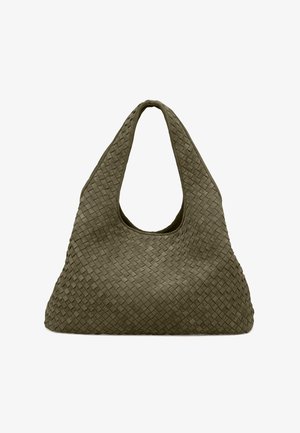 Große dunkel olivgrüne geflochtene Leder-Hobo-Tasche mit breitem, abgerundetem Griff und lässiger dreieckiger Form.